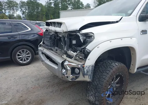2014 Toyota Tundra 1794 5.7L V8 z USA, uszkodzony, nr VIN 5TFAW5F17EX359411